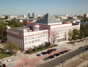 Marek Bryx: Przestrzeń publiczna kampusu Szkoły Głównej Handlowej w Warszawie jako wyzwanie